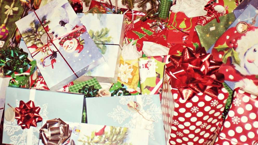 Descubre por qué se hacen regalos en Navidad