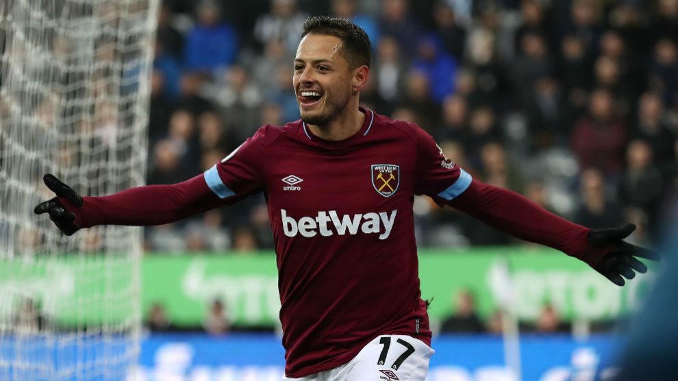 Chicharito Hernández celebra un gol con el West Ham. (Getty)