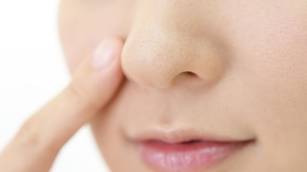 Aprende trucos y remedios para disimular una nariz ancha