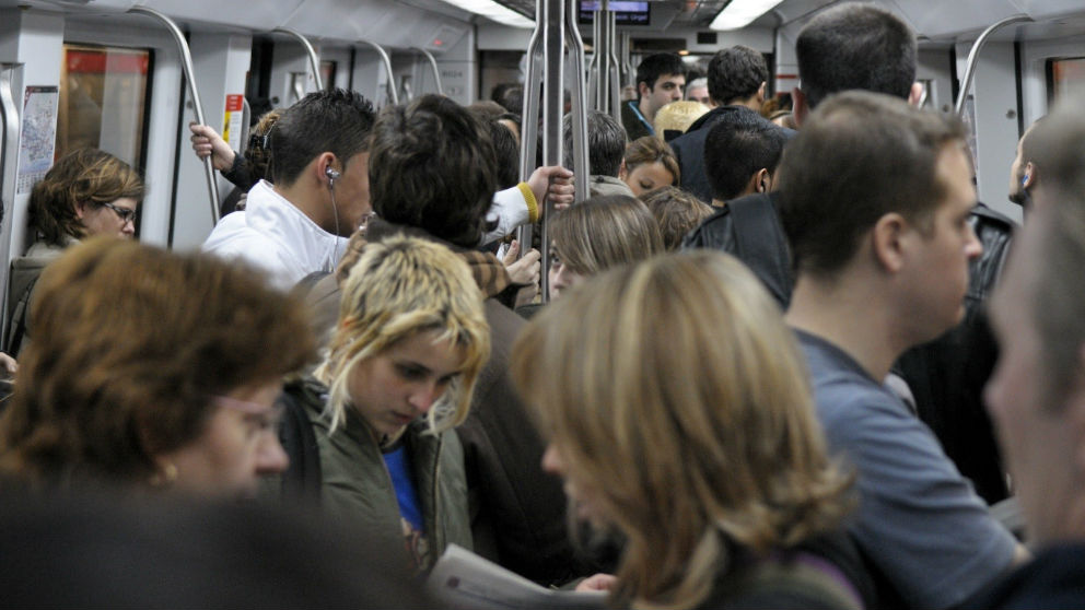 Usuarios en el Metro de Barcelona. Foto: Europa Press