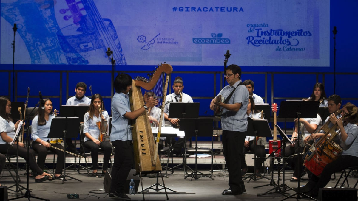 La Orquesta de Instrumentos Reciclados de Cateura (EP).