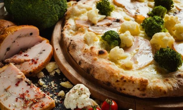 3 recetas de pizzas saludables con bases de verduras