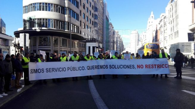 200 empresas de autobuses se manifiestan contra Madrid Central: «Necesitamos parar en Gran Vía»
