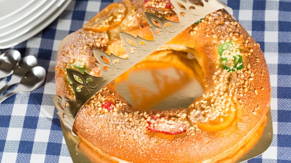 Receta de Roscón de Reyes casero relleno de almendra 2019