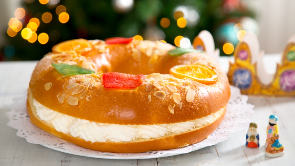 Receta de Roscón de Reyes casero relleno de crema 2019