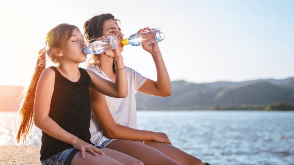 Guía de pasos para convertir el agua salada en agua potable