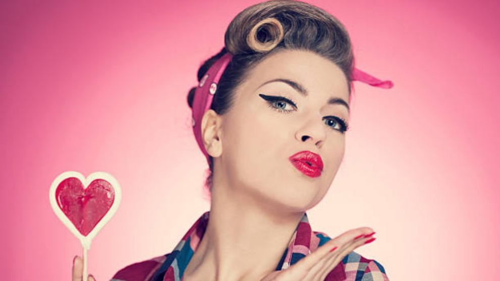 ▷ ¿Qué es el estilo Pin Up? Guía 2024 (tips, ropa y ejemplos)