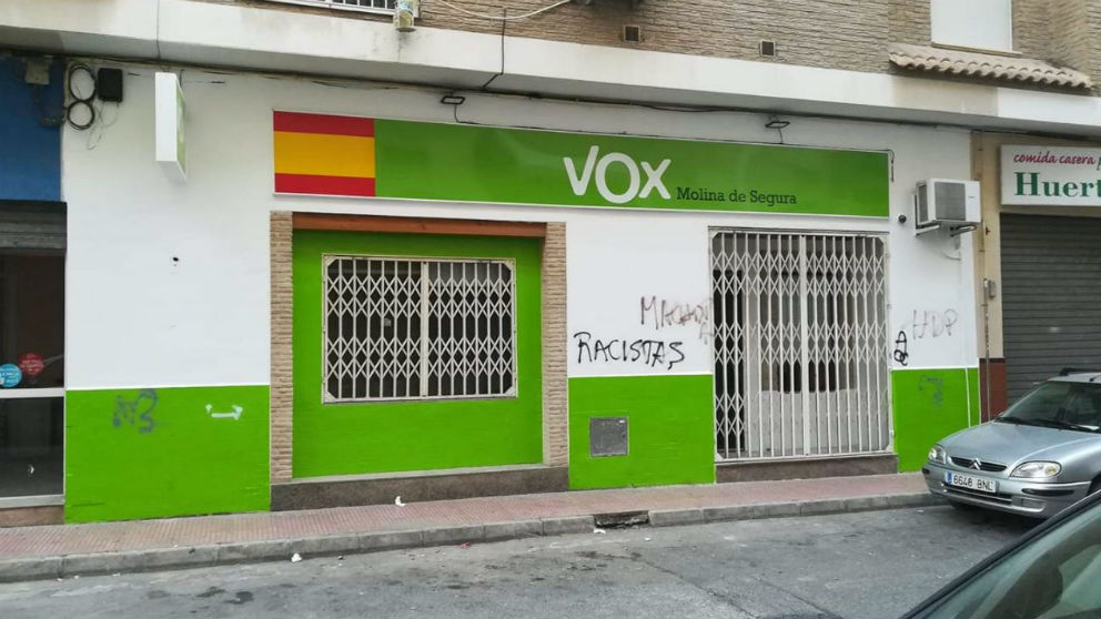 La sede de VOX en Molina de Segura (Murcia) tras el ataque de la extrema izquierda. (Foto: VOX)