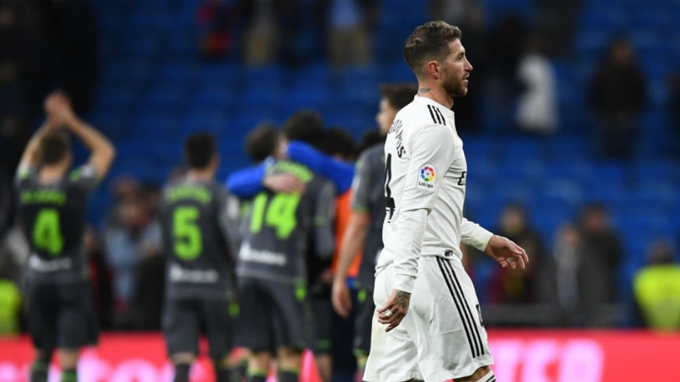 Sergio Ramos se marcha tras la derrota del Real Madrid. (AFP)