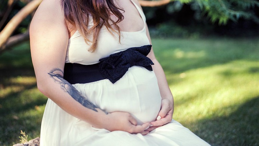 Embarazada quiere separarse de su marido por el nombre que este ha elegido para el bebé