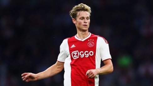 De Jong, en un partido reciente del Ajax (Getty).