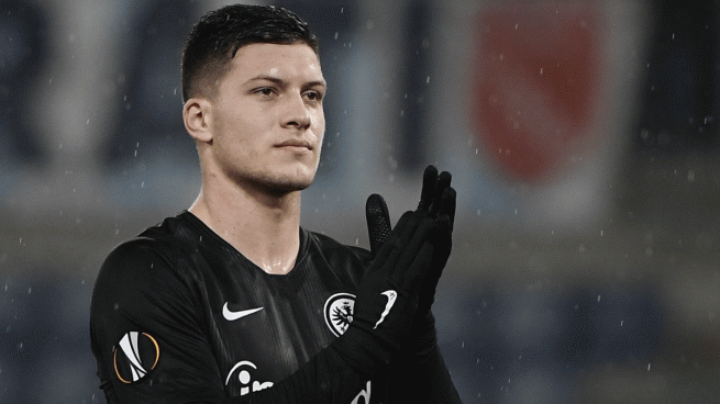 Oficial: el Eintracht compra a Jovic, pretendido por Madrid y Barça