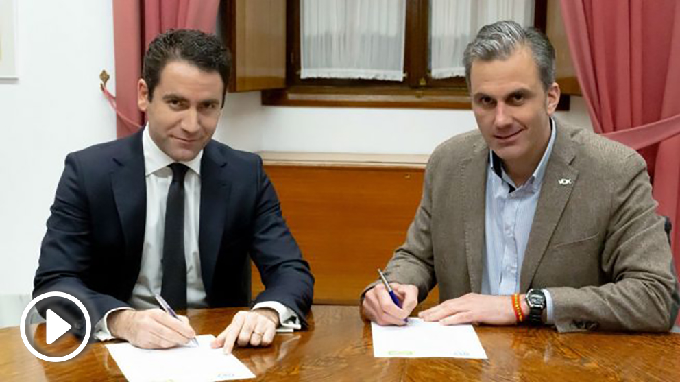 García Egea y Ortega Smith, secretarios generales del PP y VOX
