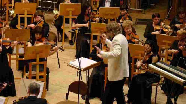 orquesta sinfónica y orquesta filarmónica
