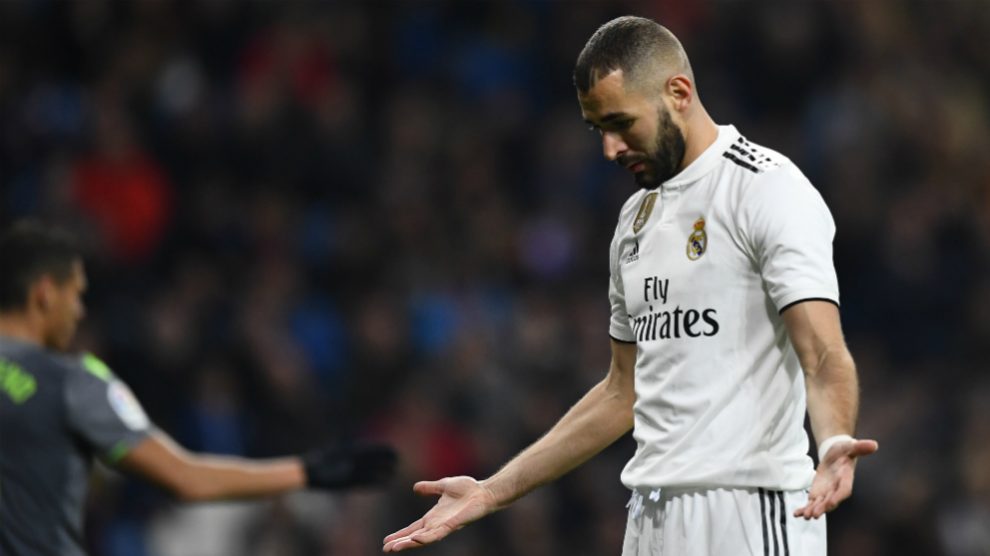 Benzema, en el partido ante la Real Sociedad. (AFP)