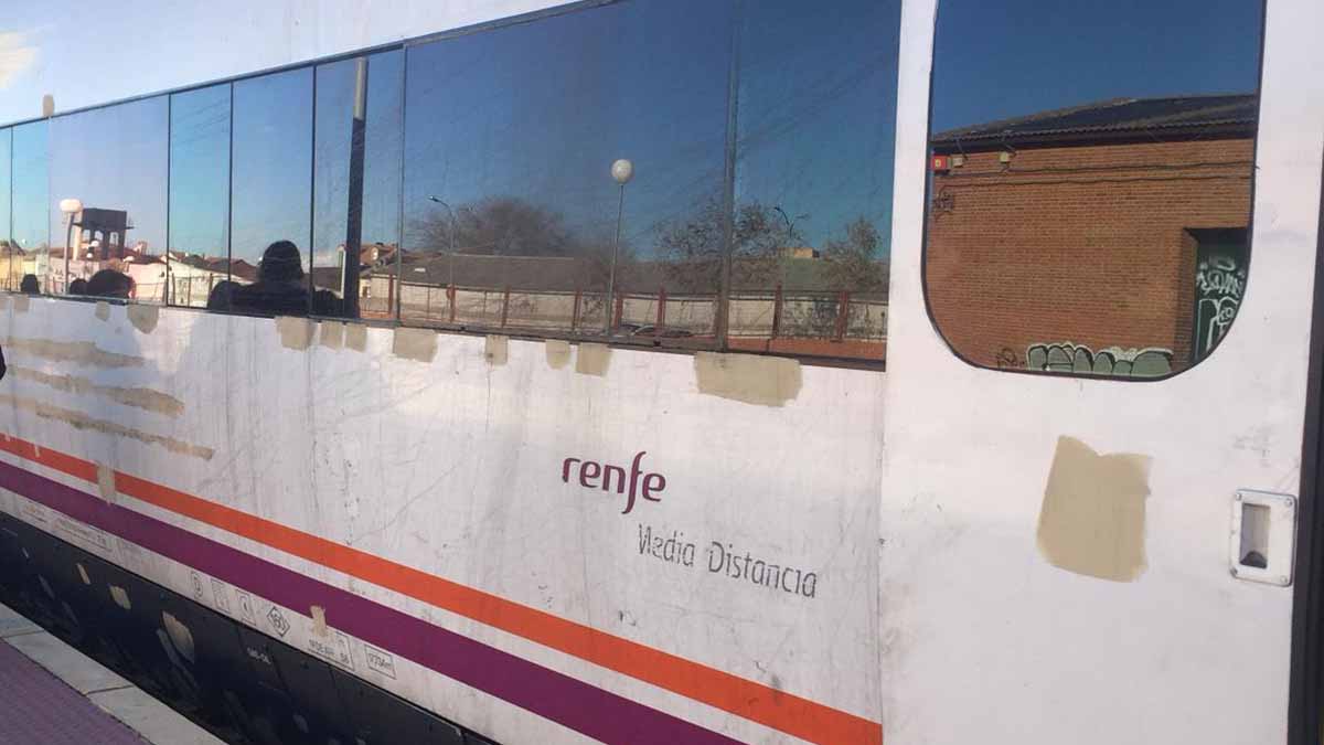 Un tren con deteriorado que hace el trayecto de Extremadura a Madrid.