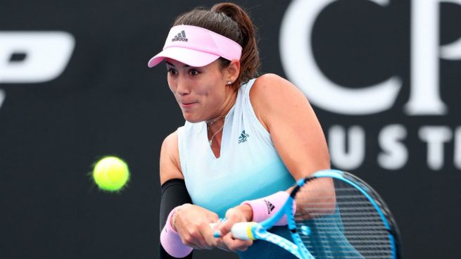 Garbiñe Muguruza y Carla Suárez avanzan de ronda en Australia