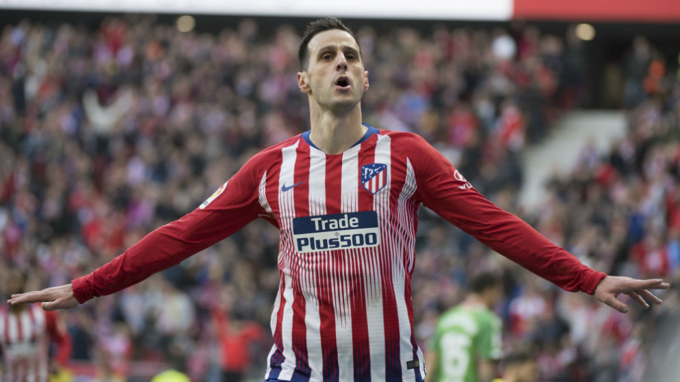 Kalinic celebra un gol con el Atlético de Madrid esta temporada. (AFP)