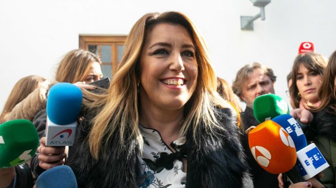 Susana Díaz defiende a Felipe González: «Los cachorros de Aznar quieren manosear su figura»