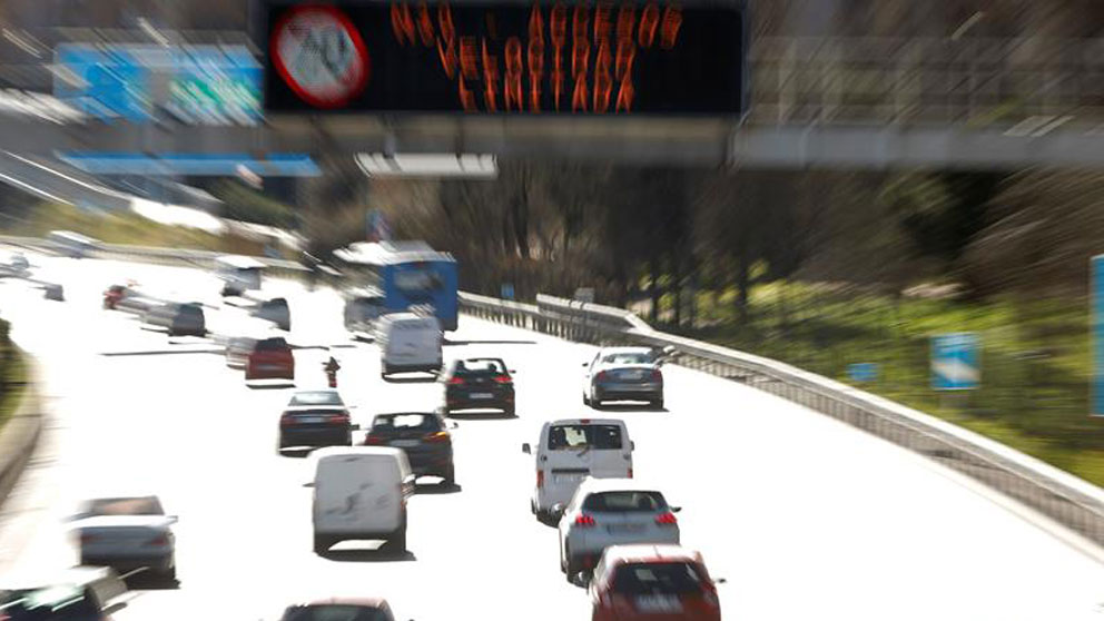 El protocolo anticontaminación del Ayuntamiento de Madrid impide circular a los vehículos que más contaminan durante los días señalados. Foto: EFE