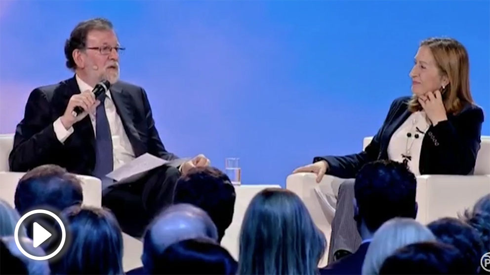 Mariano Rajoy con Ana Pastor en la Convención del PP