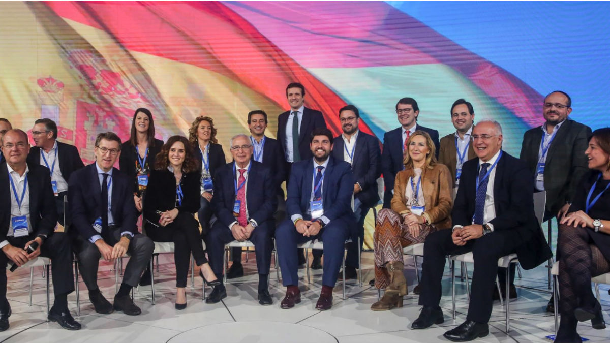 Pablo Casado junto a los líderes autonómicos del PP en la reciente convención (EP).