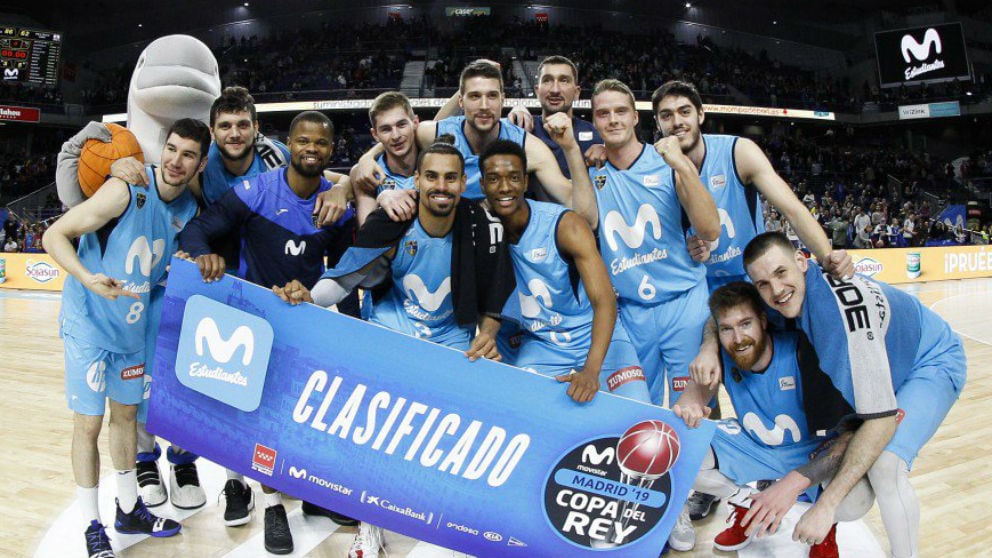 Los jugadores de Estudiantes celebran su clasificación para la Copa del Rey. (@ClubEstudiantes)