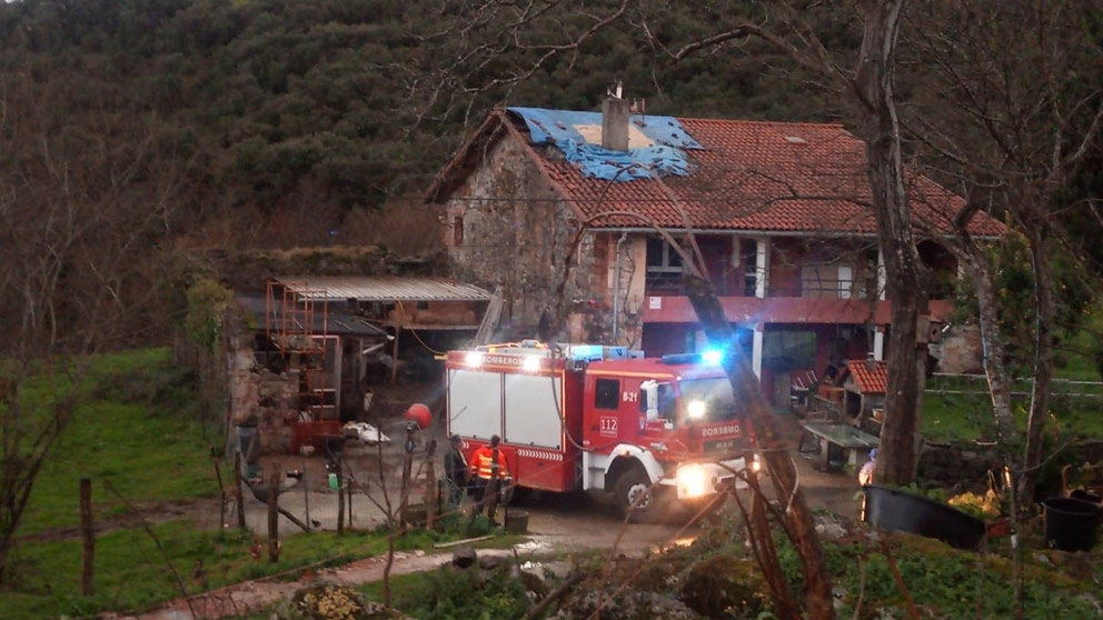 un incendio en una casa en el monte en la localidad de Cantabria de Voto.