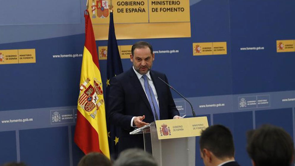 El ministro de Fomento del Gobierno de Pedro Sánchez, José Luis Ábalos. Foto:EFE