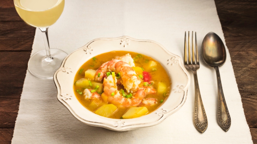 Receta de Patatas con calamares y gambas