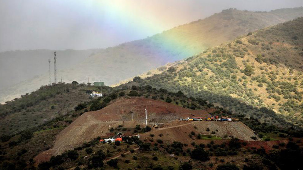 La zona donde se trabaja e el rescate de Julen vista desde una colina vecina. Foto: EFE