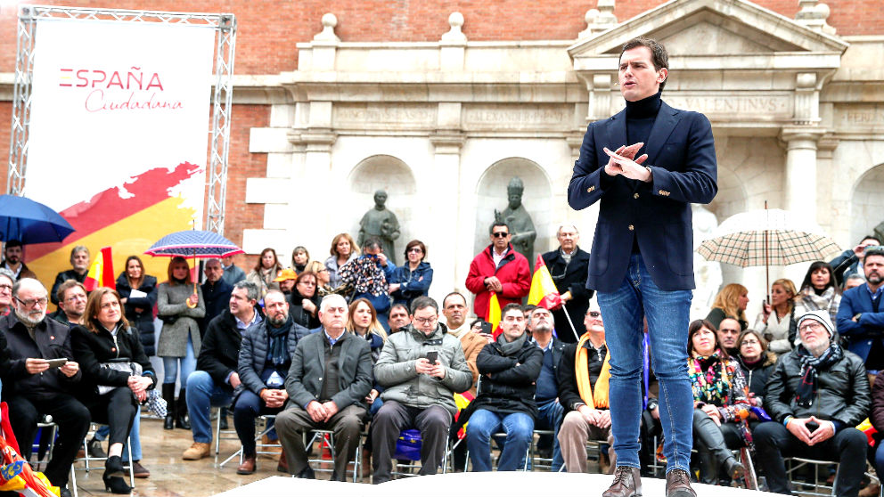 Albert Rivera durante su interención en el acto de España Ciudadana, este domingo en Valencia (Foto: EFE).