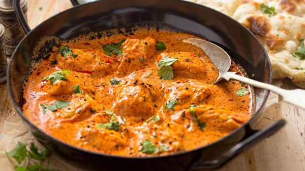 pollo con yogur al curry