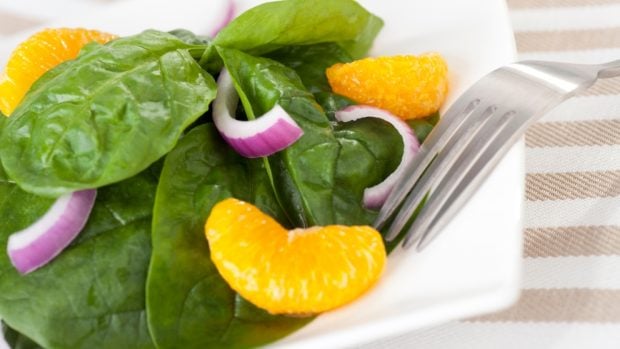 ensalada de espinacas y naranja