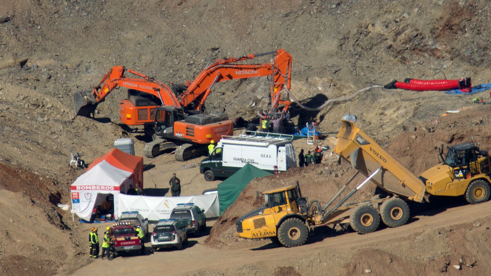 Labores de excavación del pozo de Tolatán.