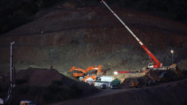 La dureza del terreno obliga a hacer una nueva microvoladura para llegar hasta Julen