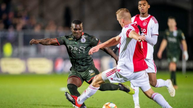 Drenthe sigue brillando en Holanda: golazo de falta para evitar la derrota  de su equipo