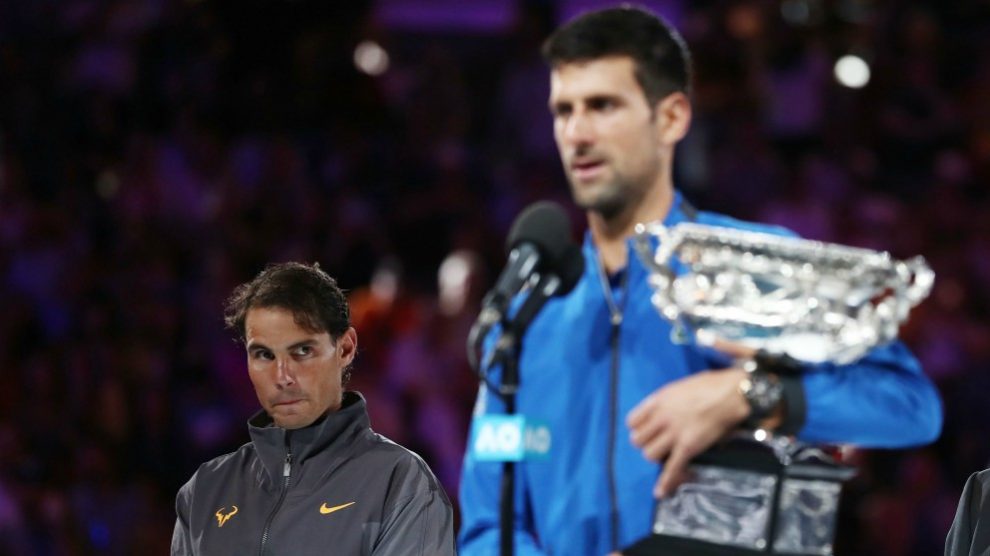 Nadal y Djokovic, en la ceremonia de entrega de trofeos del Open de Australia. (Getty)