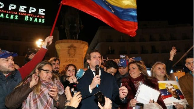 Casado pide «cortar» las cuentas del régimen venezolano en Europa para darles «donde les duele»