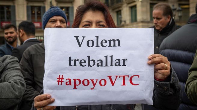 Los VTC reúnen 10.000 firmas contra el decreto ley de la Generalitat