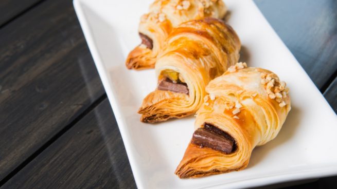 Croissant relleno de chocolate