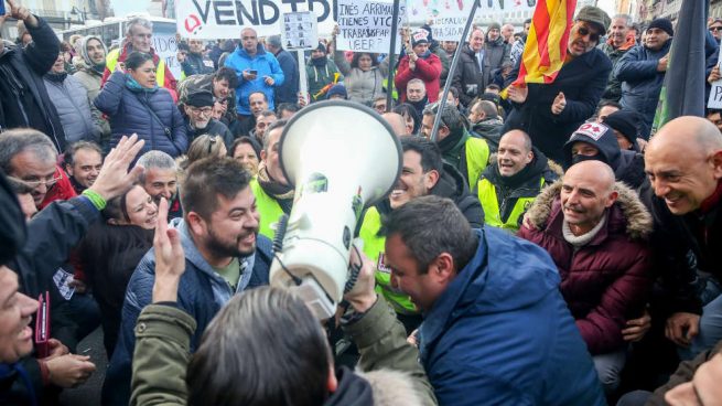 Los taxistas de Madrid insisten en la precontratación temporal de VTC para desconvocar la huelga