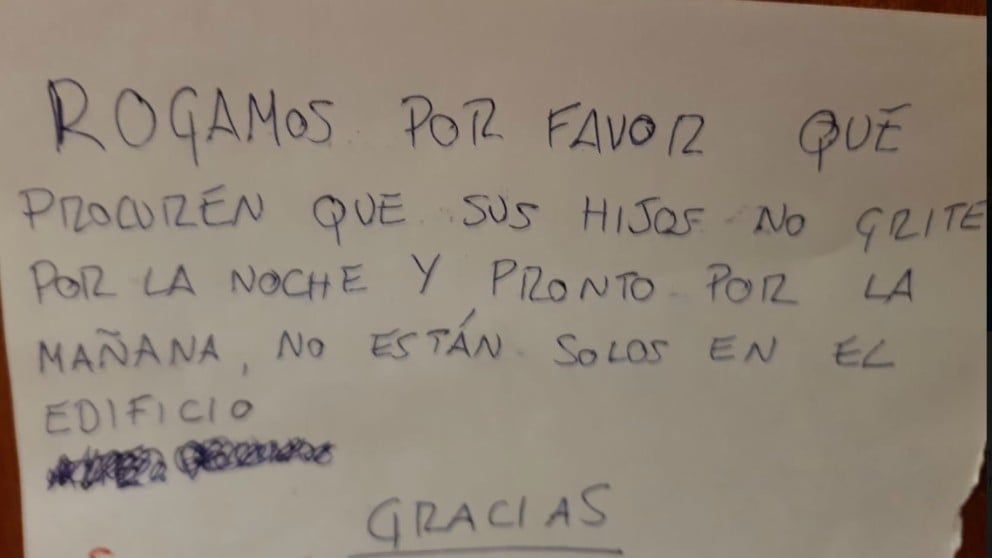 Viral: el contundente mensaje de un padre al vecino que se queja del llanto nocturno de su bebé