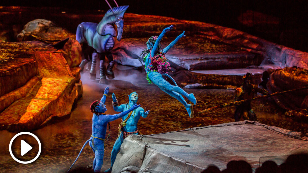 Un momento del espectáculo «Toruk, el primer vuelo», montaje creado por el Cirque du Solei, puesto en escena esta noche en el Wizink Center en Madrid.
