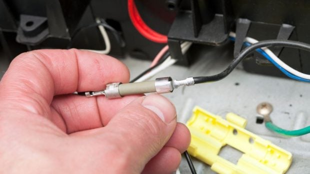 Cómo cambiar un fusible en un microondas paso a paso y de forma fácil
