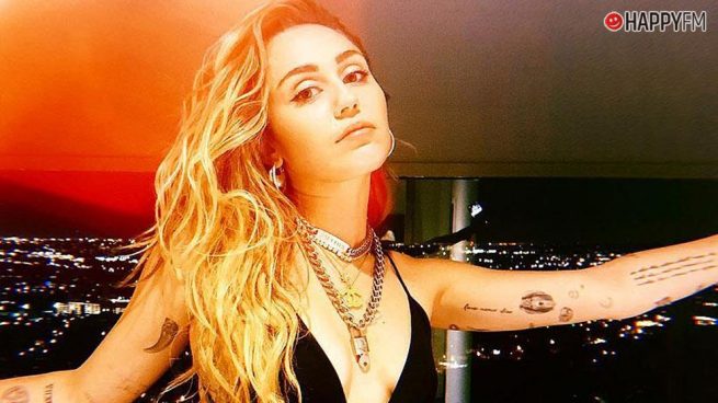 Miley Cyrus publica una versión de ‘Rumors’, de Lindsay Lohan, que se convierte en viral