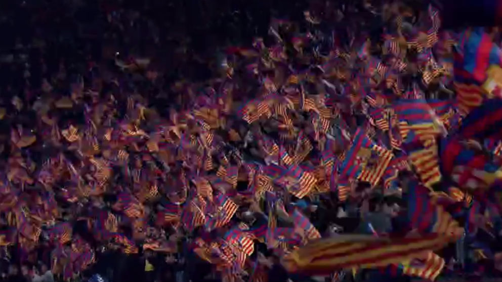 Los aficionados del Barcelona ondearon banderas en el Clásico de Copa del Rey frente al Real Madrid.