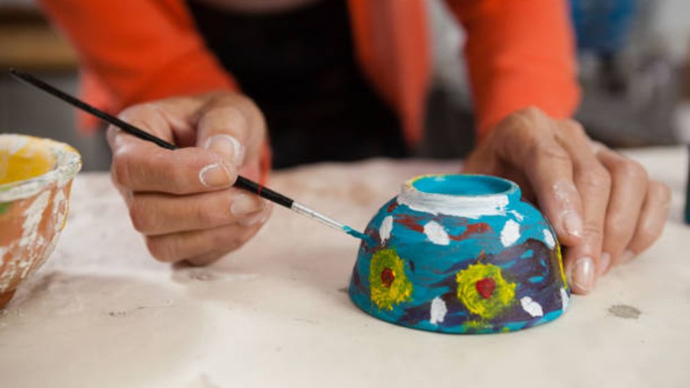 Cómo pintar cerámica paso a paso de forma original