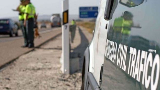 Mueren cinco personas en una colisión entre un camión y una furgoneta en una carretera de Sevilla