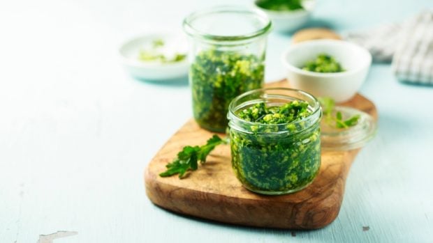 Receta de macarrones con salmón y salsa de eneldo